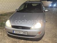 Usado Ford Focus Ghia 90 CV (66 kW) 2000 Gris / plata Familiar