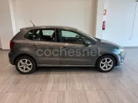 Usado VW Polo Advance 85 CV (62 kW) 2011 Gris / plata Utilitario