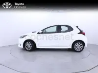 Usado Toyota Yaris Hybrid Active 116 CV (85 kW) 2023 Blanco Berlina