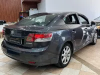 Usado Toyota Avensis Multidrive S 147 CV (108 kW) 2011 Gris / plata Berlina