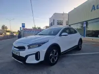 Usado Kia XCeed 120 CV (88 kW) 2024 Blanco SUV
