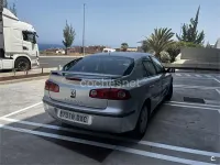 Usado Renault Laguna II Expression 130 CV (95 kW) 2006 Gris / plata Berlina