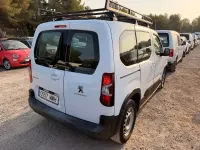 Usado Peugeot Rifter Active 102 CV (75 kW) 2023 Blanco Monovolumen
