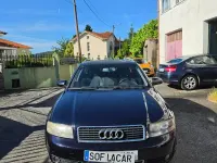 Usado Audi A4 130 CV (95 kW) 2004 Azul Familiar