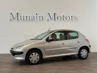 Usado Peugeot 206 70 CV (51 kW) 2005 Gris / plata Berlina