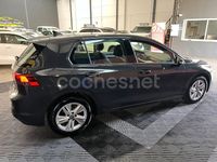 Usado VW Golf VIII 115 CV (84 kW) 2022 Gris / plata Berlina