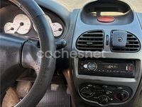 Usado Peugeot 206 70 CV (51 kW) 2004 Negro Berlina