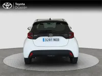 Usado Toyota Yaris Hybrid Active 116 CV (85 kW) 2025 Blanco Monovolumen