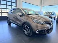 Usado Renault Captur Zen 110 CV (80 kW) 2016 Marrón SUV