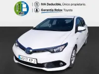 Usado Toyota Auris Hybrid Business Edition 136 CV (100 kW) 2018 Blanco Berlina