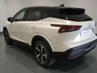 Usado Nissan Qashqai N-Connecta 140 CV (102 kW) 2022 Lunar white con techo midnight SUV