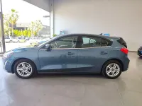 Begagnad Ford Focus Trend 120 HK (88 kW) 2020 Blå Sedan