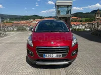 Usado Peugeot 3008 Allure 120 CV (88 kW) 2014 Granate Familiar