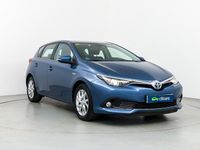 Usado Toyota Auris Hybrid Active 136 CV (100 kW) 2015 Azul Berlina