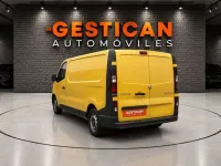 Usado Renault Trafic 95 CV (69 kW) 2020 Amarillo Monovolumen