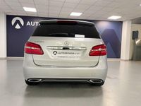 Usado Mercedes B200 136 CV (100 kW) 2018 Plata polar (metalizado) Monovolumen
