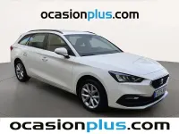 Usado Seat Leon Style 150 CV (110 kW) 2023 Blanco Familiar