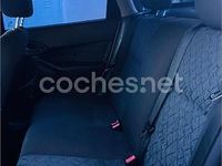 Usado Ford Focus Trend 90 CV (66 kW) 2001 Gris / plata Berlina