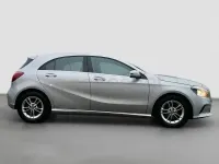 Usado Mercedes A180 136 CV (100 kW) 2018 Gris / plata Berlina