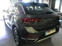 Usado VW T-Roc Life 110 CV (80 kW) 2023 Gris / plata SUV