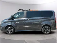 Usado Ford Tourneo Custom Titanium 150 CV (110 kW) 2022 Gris Van