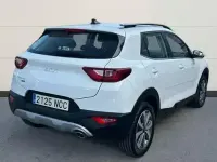 Usado Kia Stonic 100 CV (73 kW) 2025 Blanco SUV