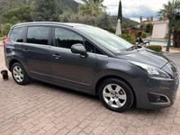 Usado Peugeot 5008 Active 114 HP (83 kW) 2014 Cinzento Monovolume