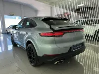 Usado Porsche Cayenne 462 CV (339 kW) 2021 Gris / plata SUV