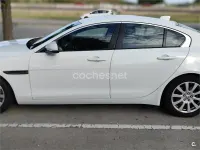 Usado Jaguar XE Pure 180 CV (132 kW) 2018 Blanco Berlina