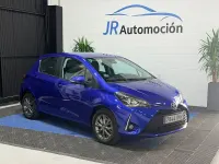 Usado Toyota Yaris Active 111 CV (81 kW) 2019 Azul Berlina