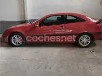 Usado Mercedes C180 143 CV (105 kW) 2003 Rojo Berlina