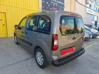 Usado Citroën Berlingo Feel 100 CV (73 kW) 2016 Gris / plata Monovolumen