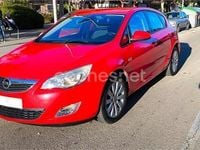 Usado Opel Astra Enjoy 110 CV (80 kW) 2011 Rojo Berlina