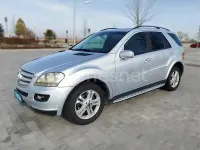Usado Mercedes ML300 204 CV (150 kW) 2006 Gris / plata SUV