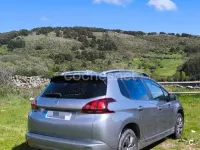 Usado Peugeot 2008 Style 82 CV (60 kW) 2018 Gris / plata SUV