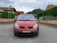 Usado Renault Scenic E-Tech Dynamique 120 CV (88 kW) 2005 Granate Monovolumen
