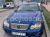 Usado Mercedes C200 122 CV (89 kW) 2004 Azul Berlina
