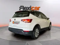 Usado Seat Arona Style 110 CV (80 kW) 2023 Blanco SUV