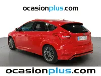 Usado Ford Focus ST-Line 125 CV (91 kW) 2018 Rojo Utilitario