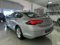 Usado Opel Insignia Business 136 CV (100 kW) 2019 Gris Utilitario