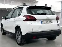 Usado Peugeot 2008 Active 100 CV (73 kW) 2016 Blanco SUV