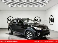 Usado Kia Stonic 100 CV (73 kW) 2021 Negro SUV