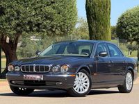 Usado Jaguar XJ8 Executive 300 CV (220 kW) 2004 Gris Berlina