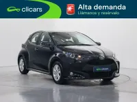 Usado Toyota Yaris Hybrid Business Edition 116 CV (85 kW) 2023 Negro Berlina