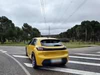 Usado Peugeot e-208 Allure 100 kW (136 CV) 2023 Amarillo Utilitario