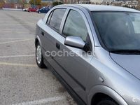Usado Opel Astra Edition 80 CV (58 kW) 2004 Gris / plata Berlina