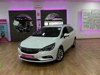 Usado Opel Astra Dynamic 136 CV (100 kW) 2018 Blanco Familiar