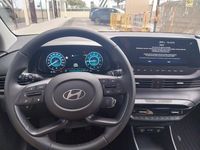 Usado Hyundai i20 100 CV (73 kW) 2025 Gris lumen Utilitario