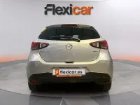 Usado Mazda 2 Luxury 90 CV (66 kW) 2017 Gris Utilitario
