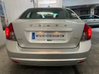Usado Volvo S40 Momentum 115 CV (84 kW) 2012 Gris / plata Berlina